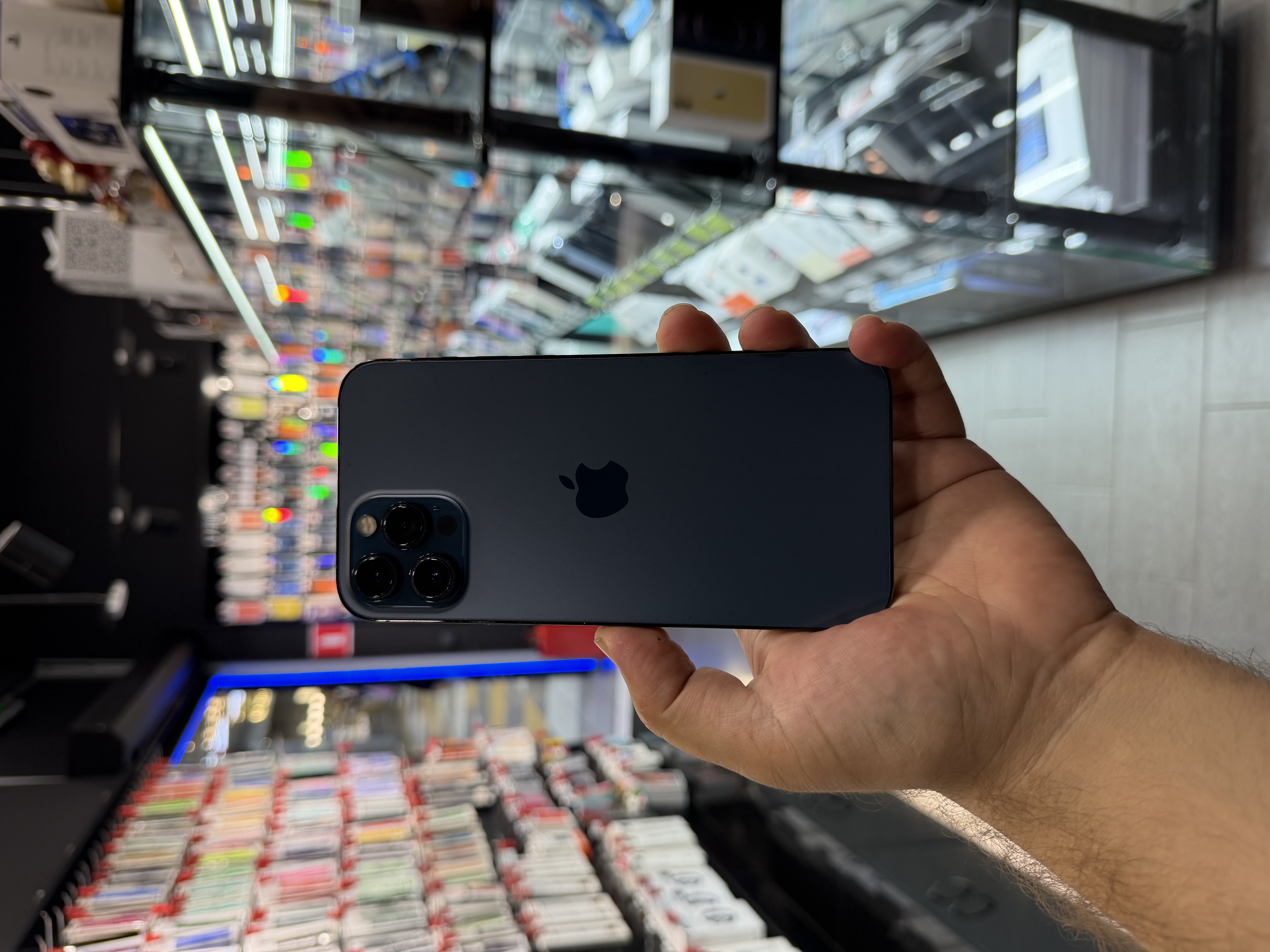 Б/У Смартфон Apple iPhone 12 Pro Max 256Gb Pacific Blue 